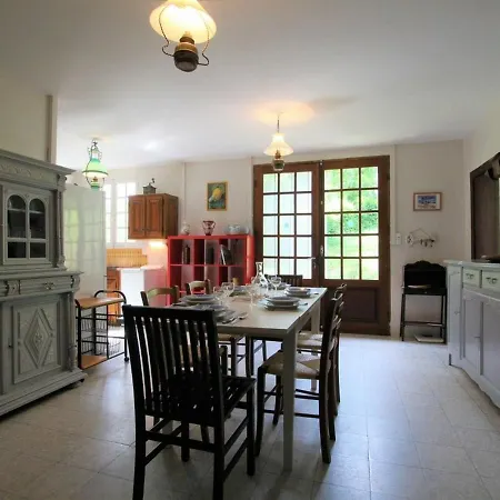 Maison Familiale Avec Terrasse, Grand Terrain Et Proche De La Riviere - Alleyras, 6 Pers. - Fr-1-582-244 Holiday home