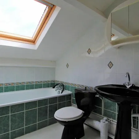 Maison Familiale Avec Terrasse, Grand Terrain Et Proche De La Riviere - Alleyras, 6 Pers. - Fr-1-582-244 Holiday home